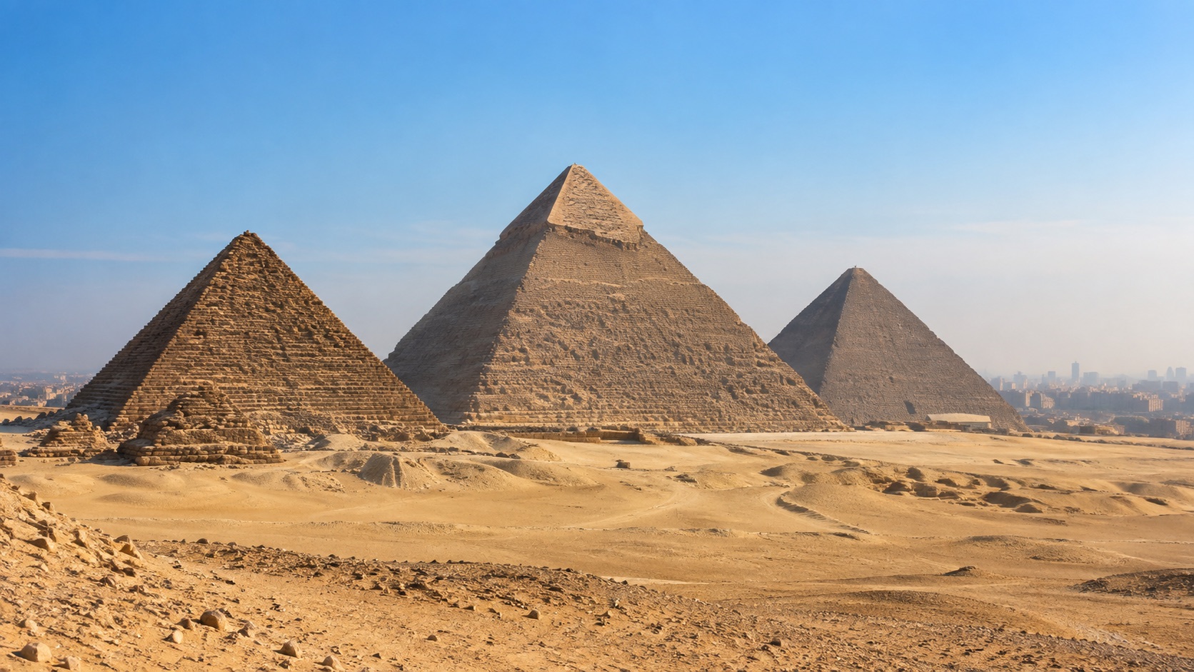 AI-illyustratsiya: piramidali Giza platosi